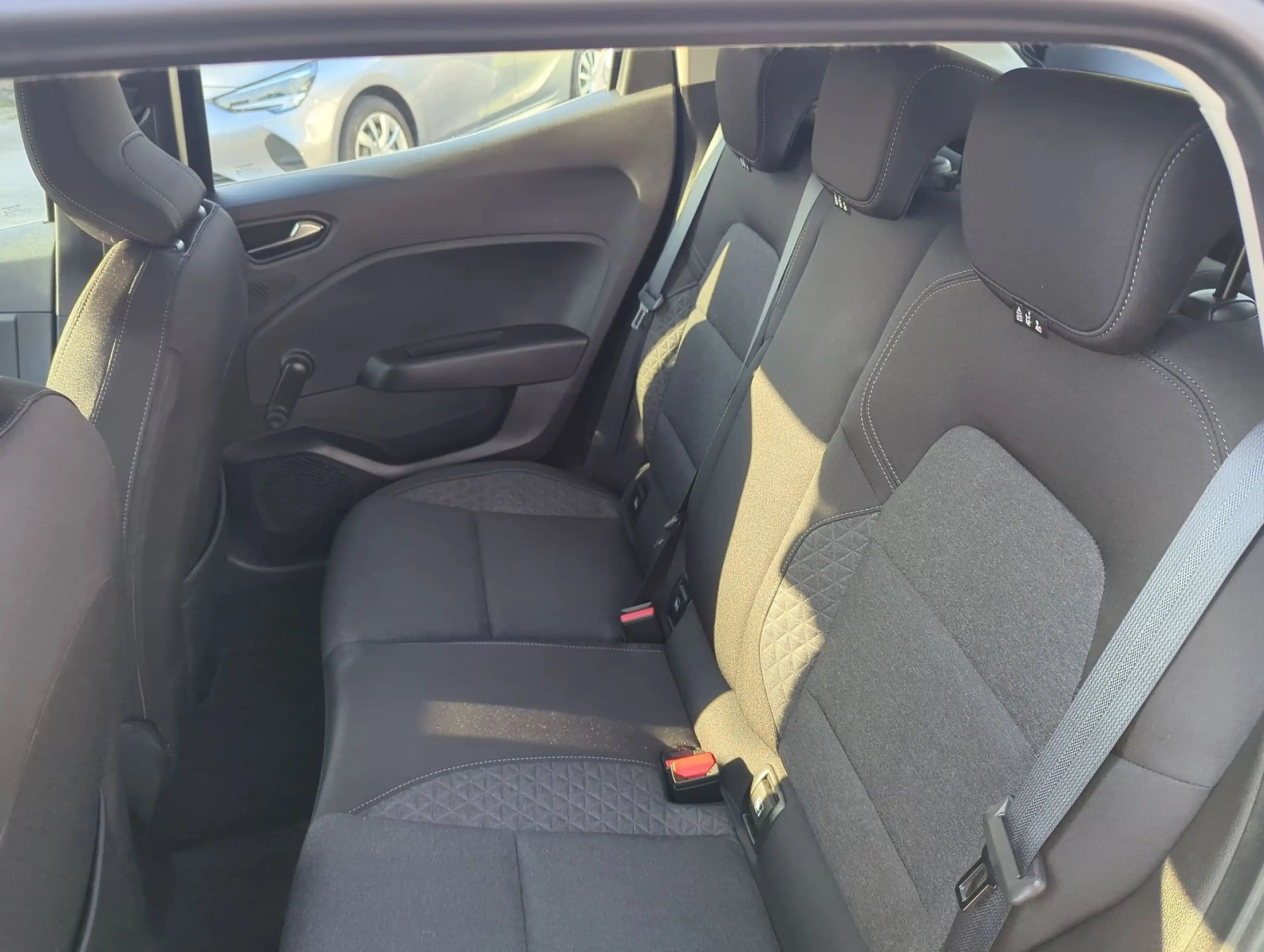 Renault Clio V 1.0 TCe 90 Zen — photo 13
