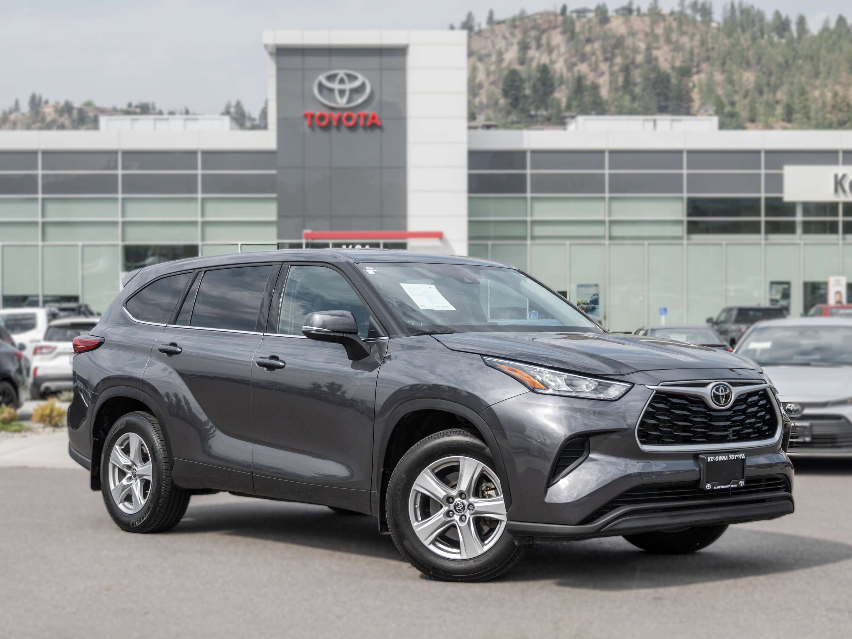 2022 Toyota Highlander LE AWD | HEATED FRONT SEATS | BACKUP CAM — снимка 1