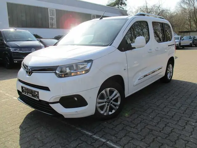 Toyota Proace City Verso 1.2 Turbo L1 Team Deutschland