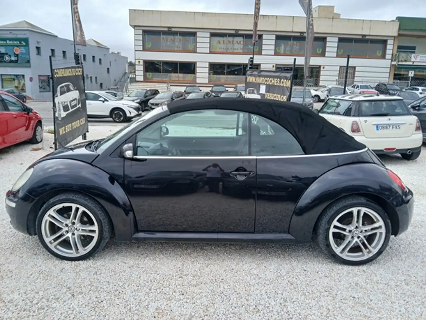 Volkswagen Beetle Cabrio. 1.9TDI Negro - 2