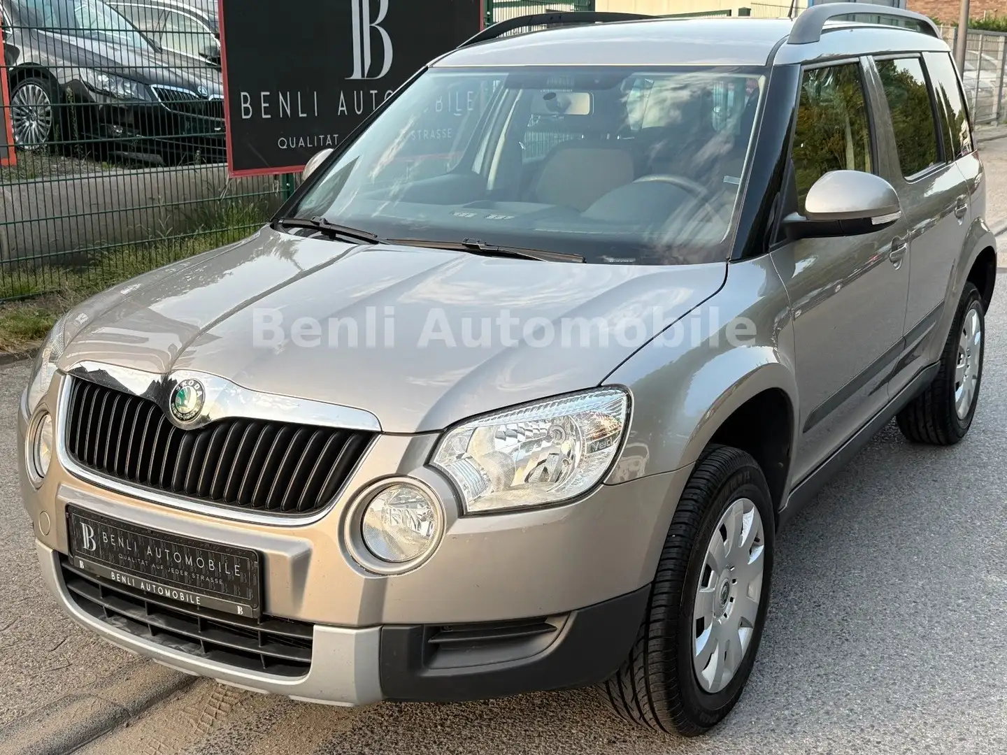 Skoda Yeti Active Plus Edition/1.HAND/KLIMA/TÜV-AU-NEU Beige - 1