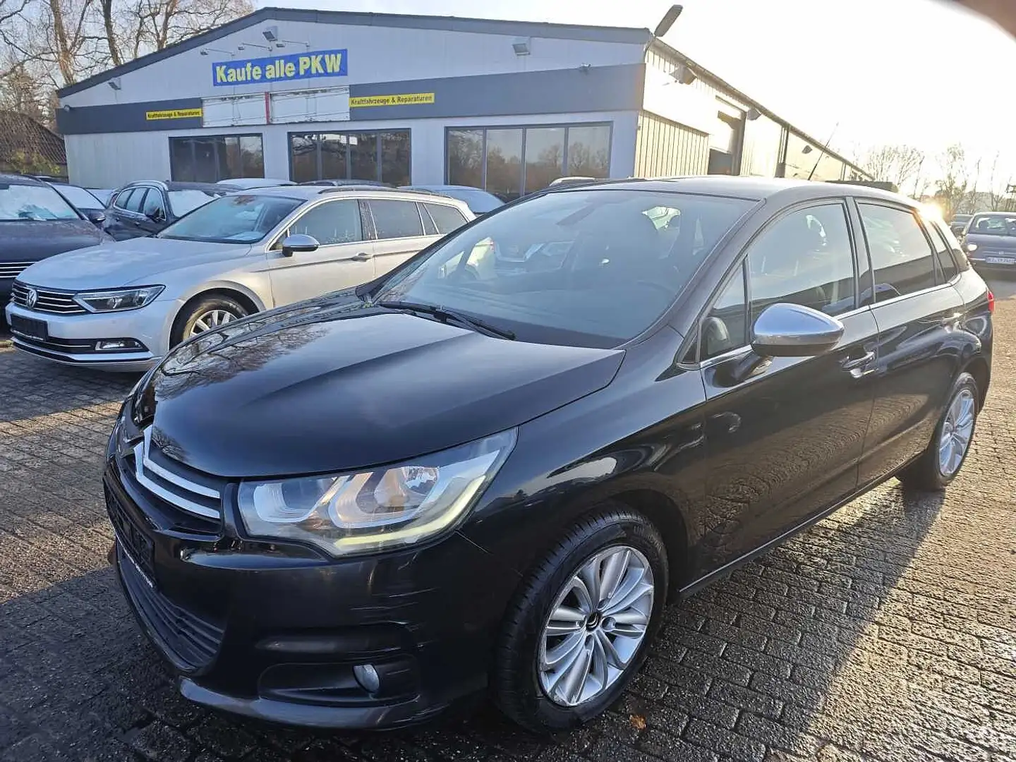Citroen C4 PureTech 110 Live Schwarz - 1