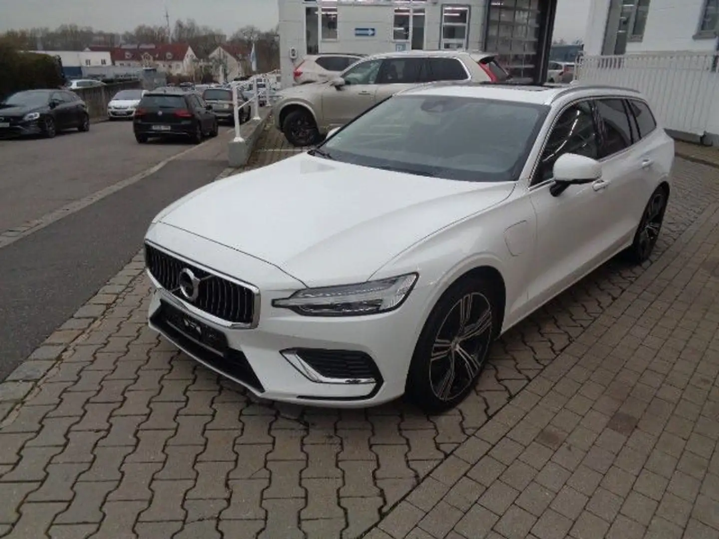Volvo V60 T8 Inscription Expression Plug-In Hybrid*AHK Weiß - 1