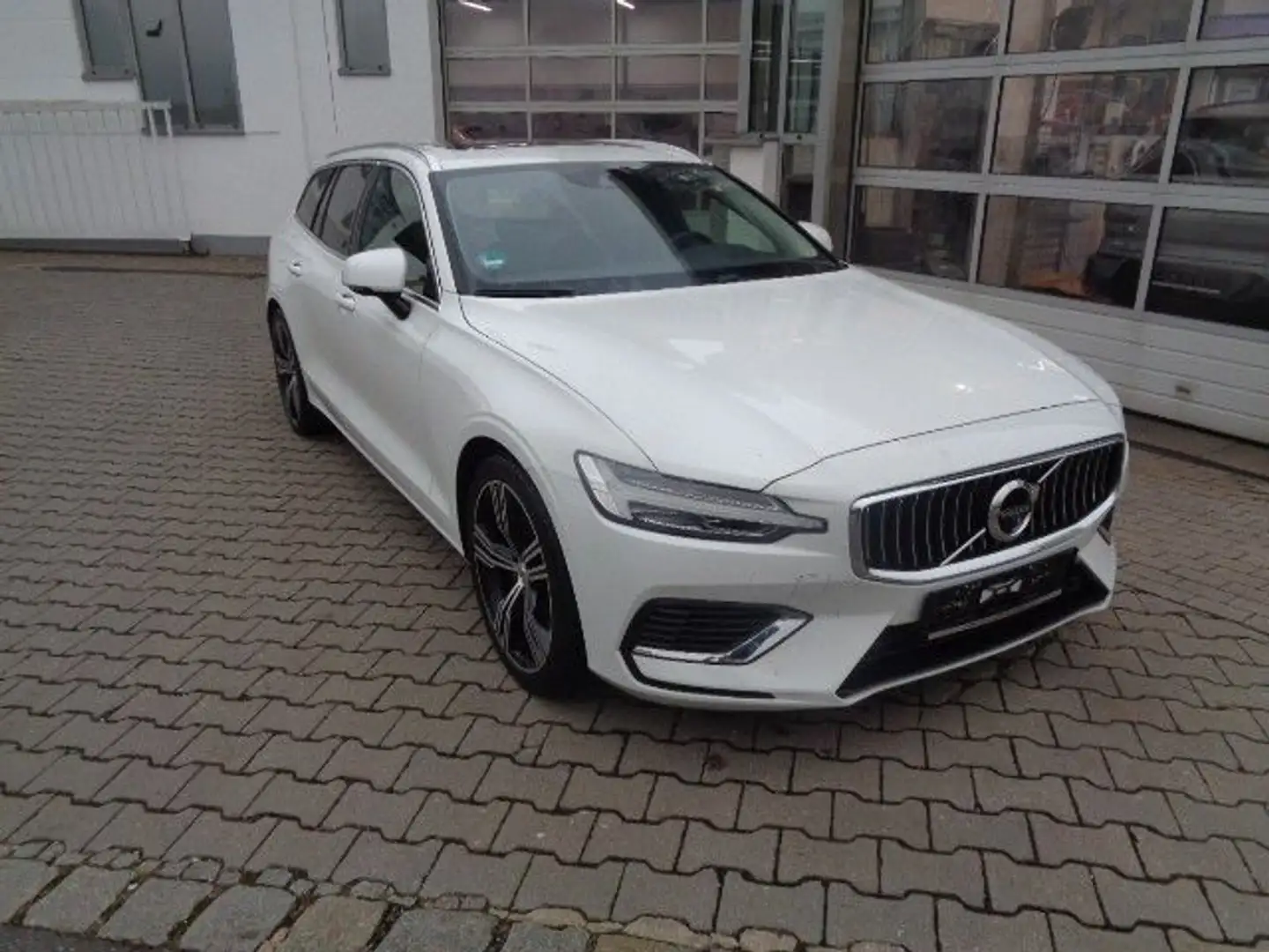 Volvo V60 T8 Inscription Expression Plug-In Hybrid*AHK Weiß - 2
