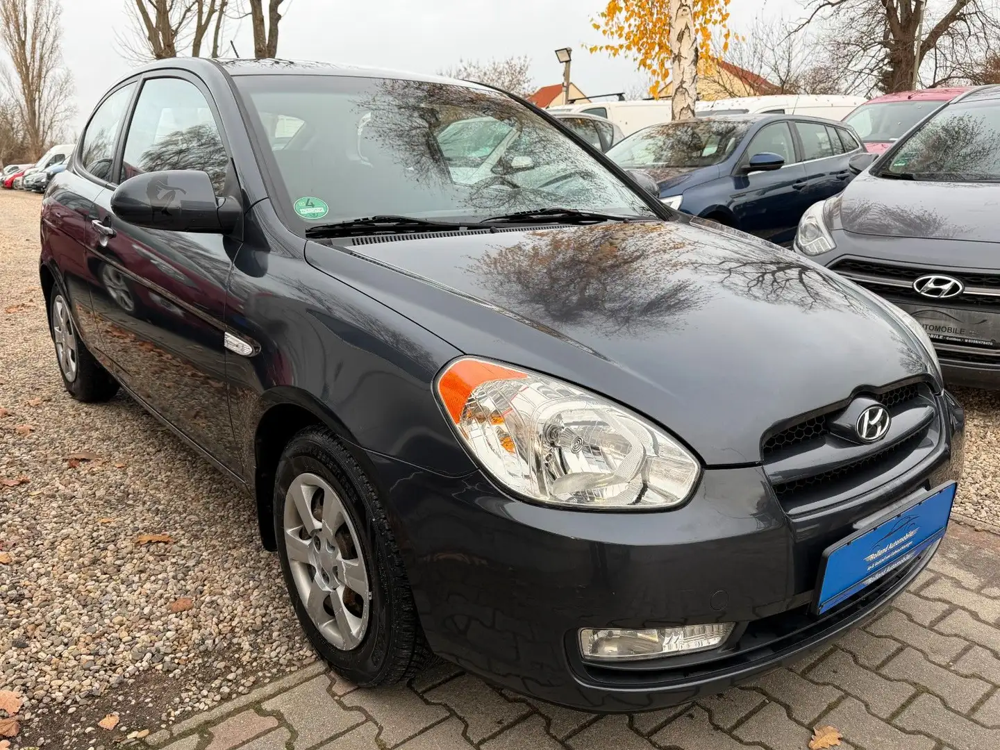 Hyundai ACCENT GL*2.HD*Klima*E-Paket*AllWR*TÜV NEU Grau - 2