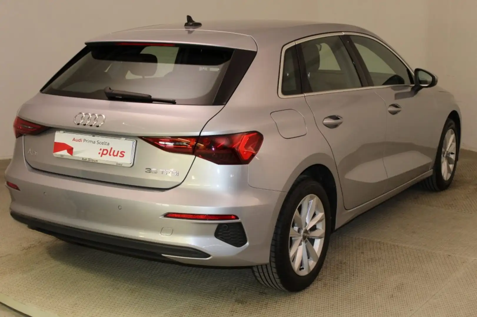 Audi A3 SPB 35 TFSI Business Advanced Argent - 2