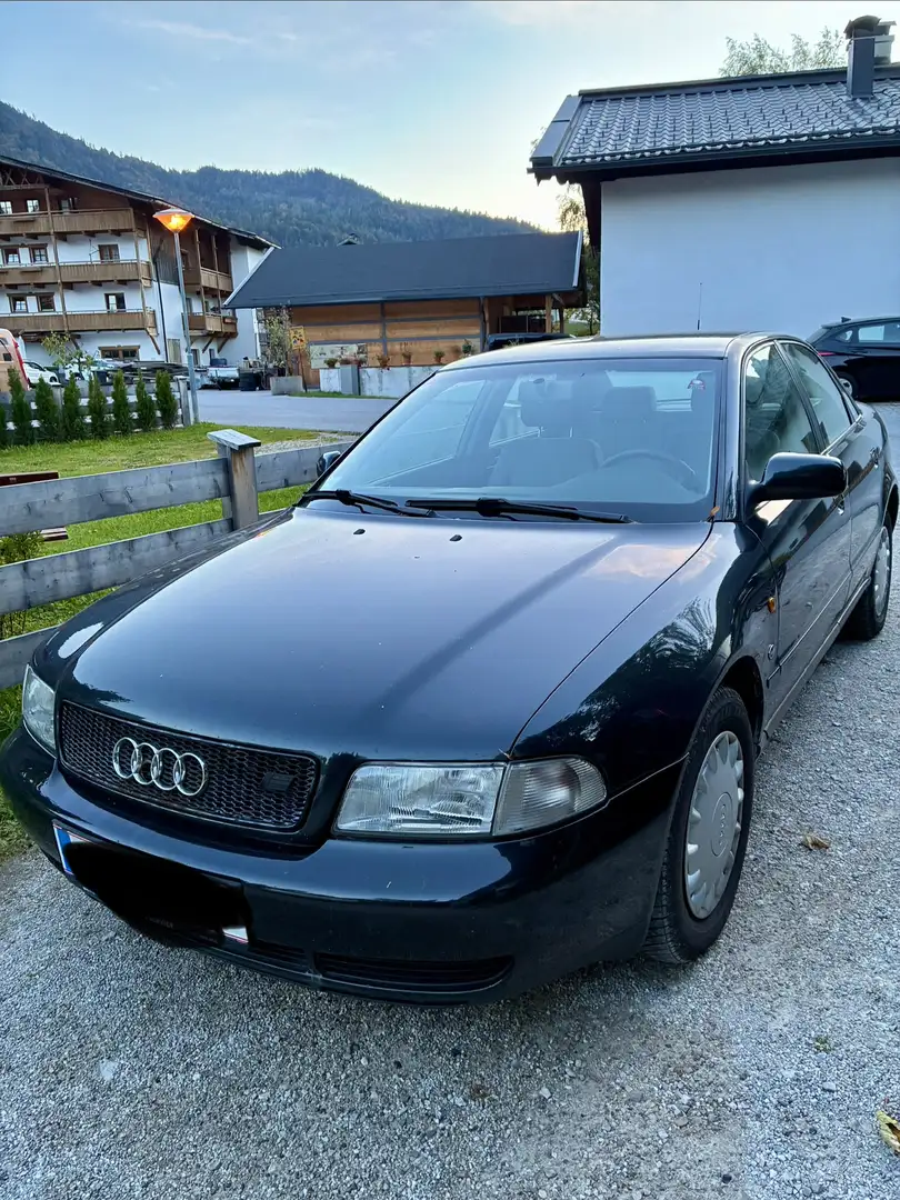Audi A4 - 1