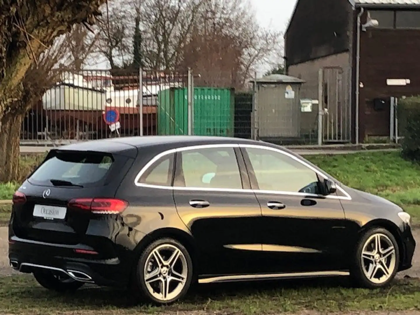 Mercedes-Benz B 200 AMG Line 7.500KM!! 1E EIGENAAR!! NAVIGATIE PREMIUM Zwart - 2