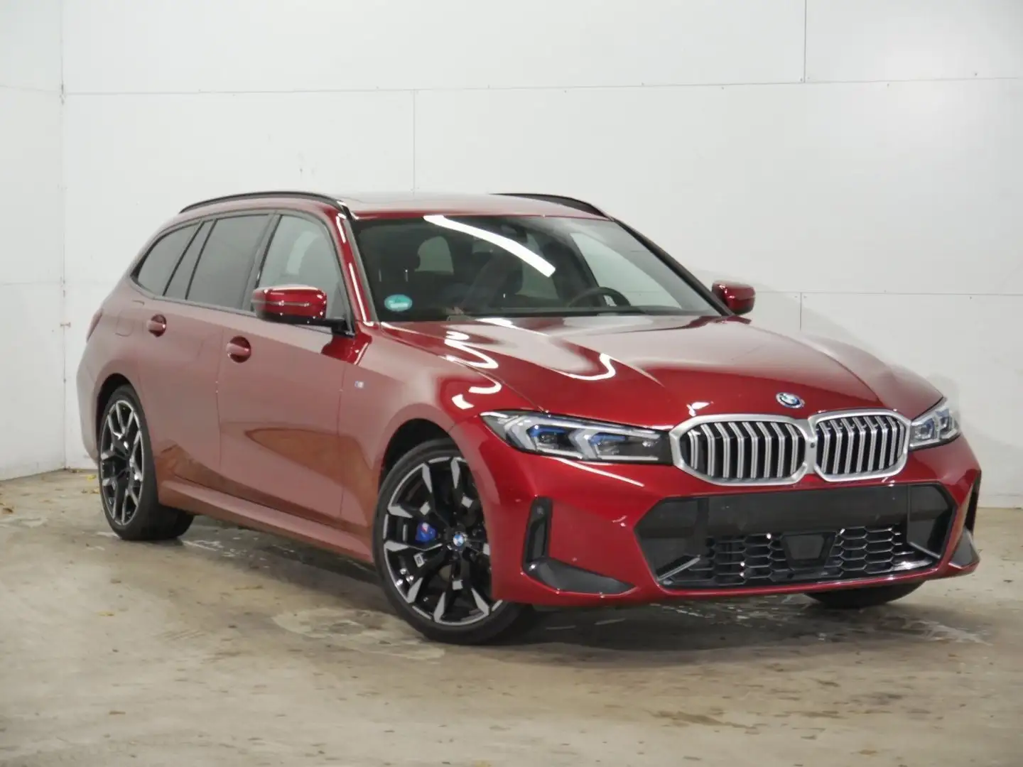 BMW 330 e touring+M SPORTPAKET+19"ALU+AHK+LCI/FACELIFT+STO Rot - 2