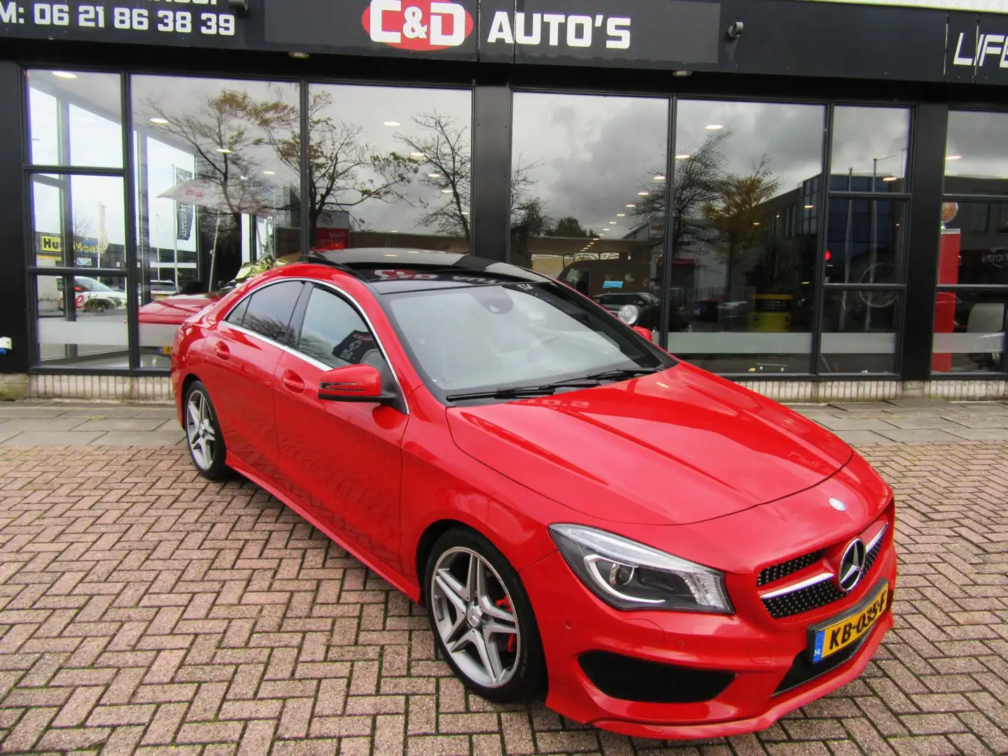 Mercedes-Benz CLA 200 Edition 1 AMG AUT 2013 UNIEK Rouge - 2