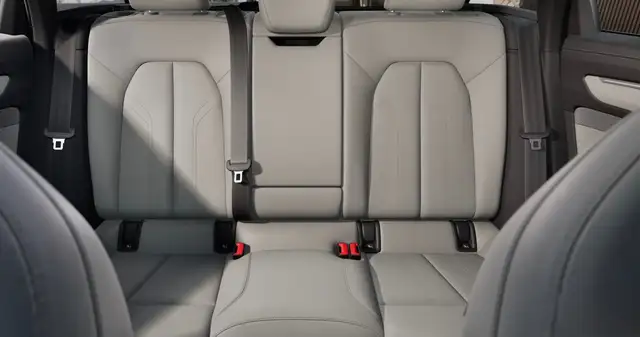 Audi A6 view 8