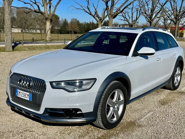 Audi A6 view 10