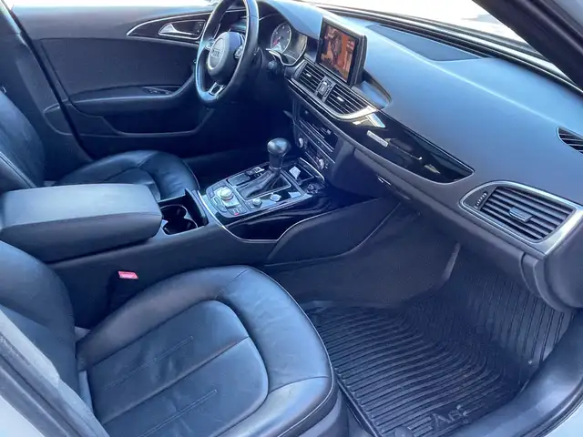 Audi A6 view 12