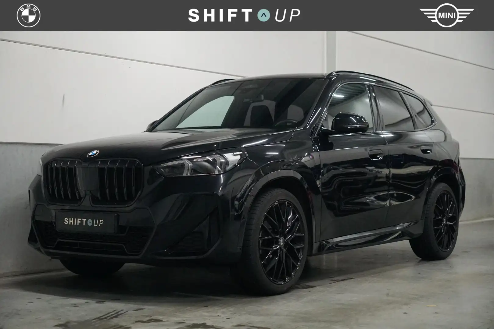 BMW X1 sDrive18i M-Sport | Adapt. Cruise Control | CarPla Zwart - 1
