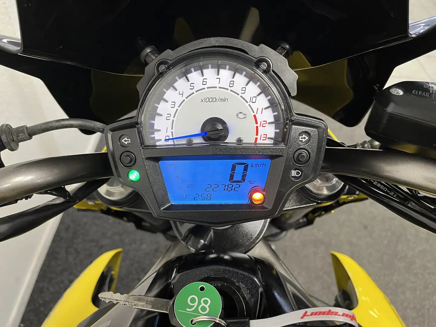 Kawasaki ER - 6 N Žlutá - 2