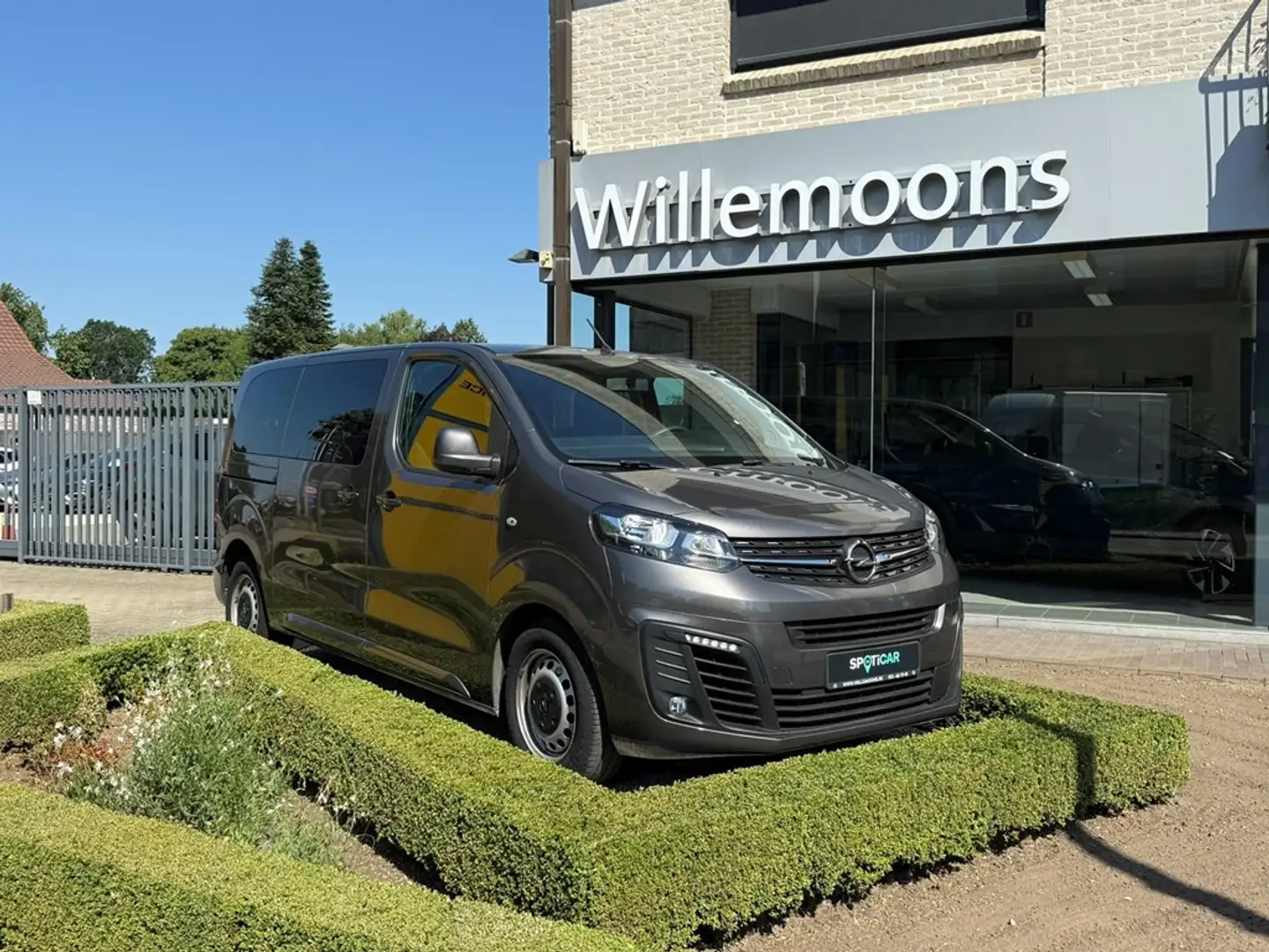 Opel Vivaro COMBI 2.0Turbo D AT8 L2 *8-Zitplaatsen*Camera*Navi Gris - 1
