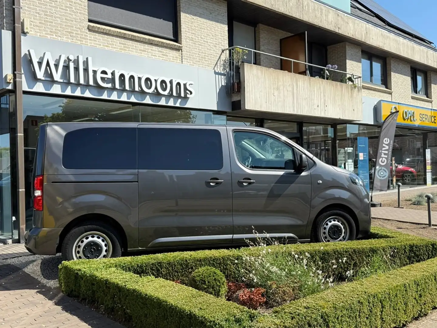 Opel Vivaro COMBI 2.0Turbo D AT8 L2 *8-Zitplaatsen*Camera*Navi Gris - 2