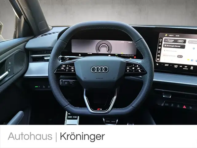Audi Q3 view 11