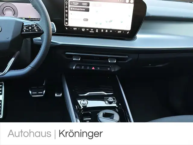 Audi Q3 view 14