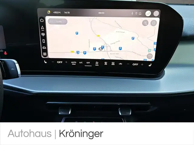 Audi Q3 view 15