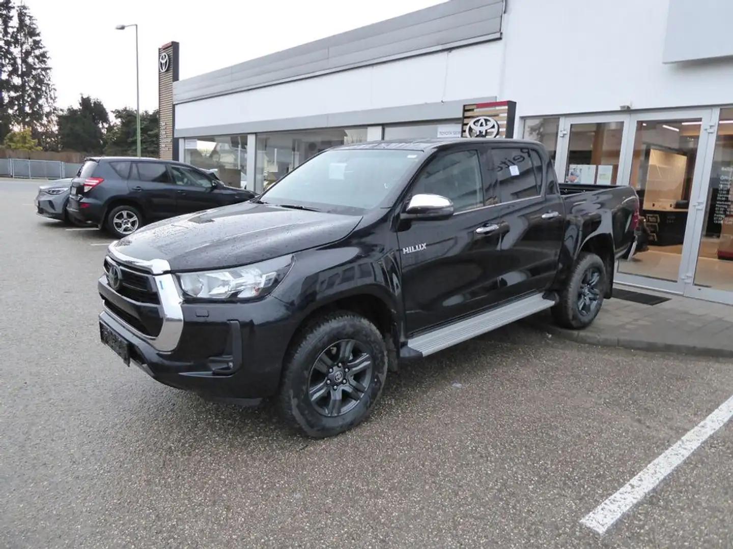 Toyota Hilux DK Active 4WD 2,4 D-4D Aut. Schwarz - 2