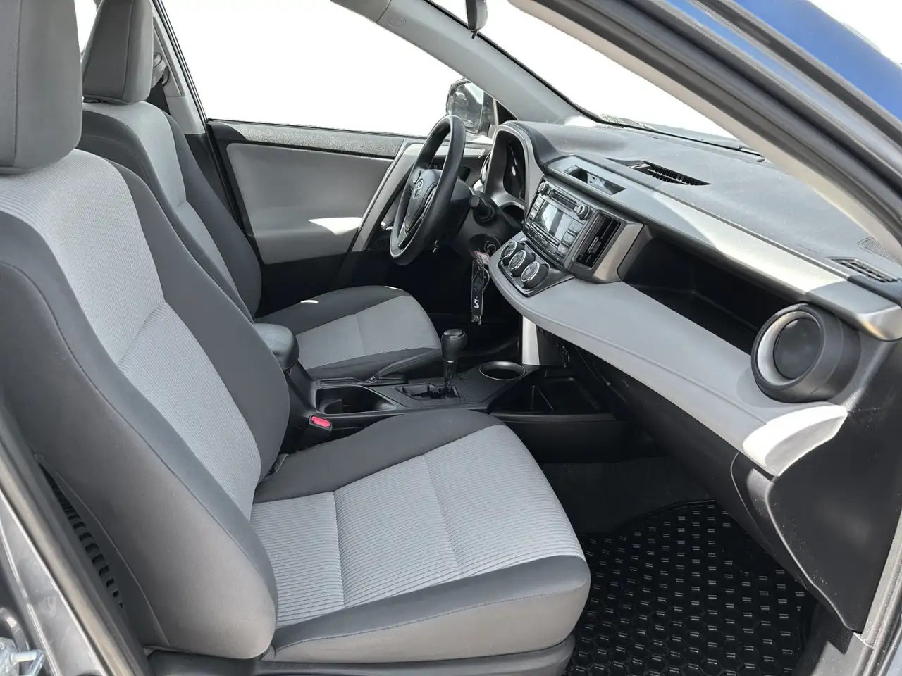 Toyota RAV 4 снимка Toyota RAV 4