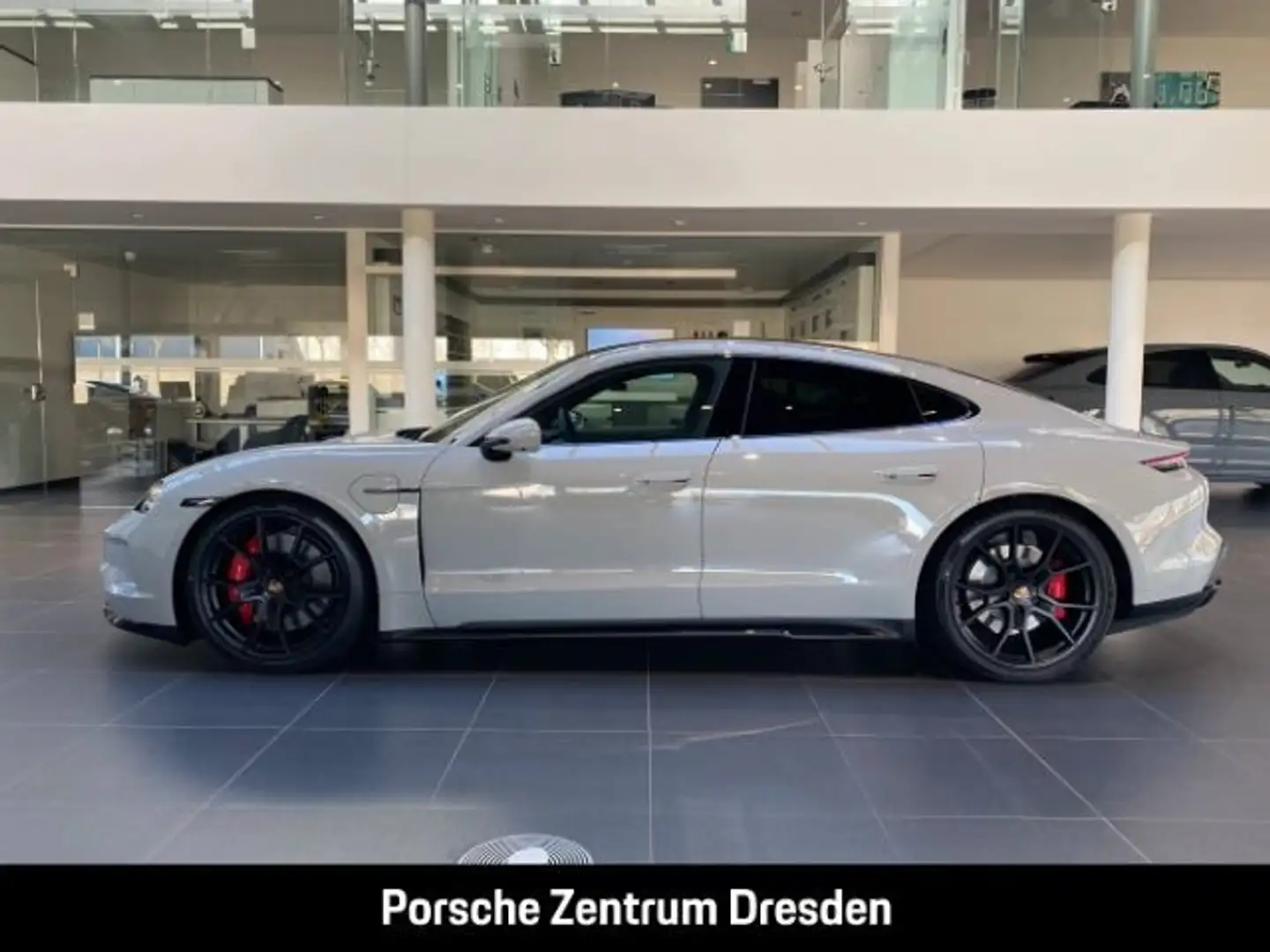 Porsche Taycan GTS Weiß - 2