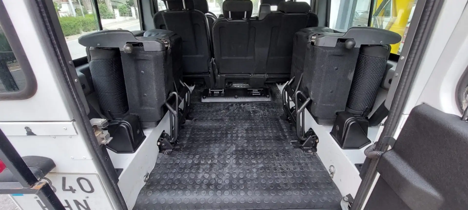 Land Rover Defender 110 SW E Blanco - 2