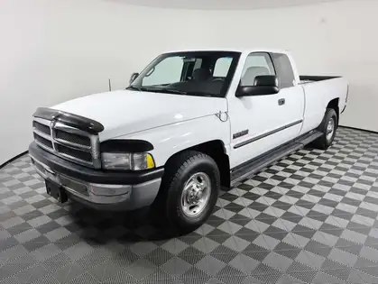White 2001 Dodge RAM 2500 Pickup Truck Rear-Wheel Drive 5-Speed Manual