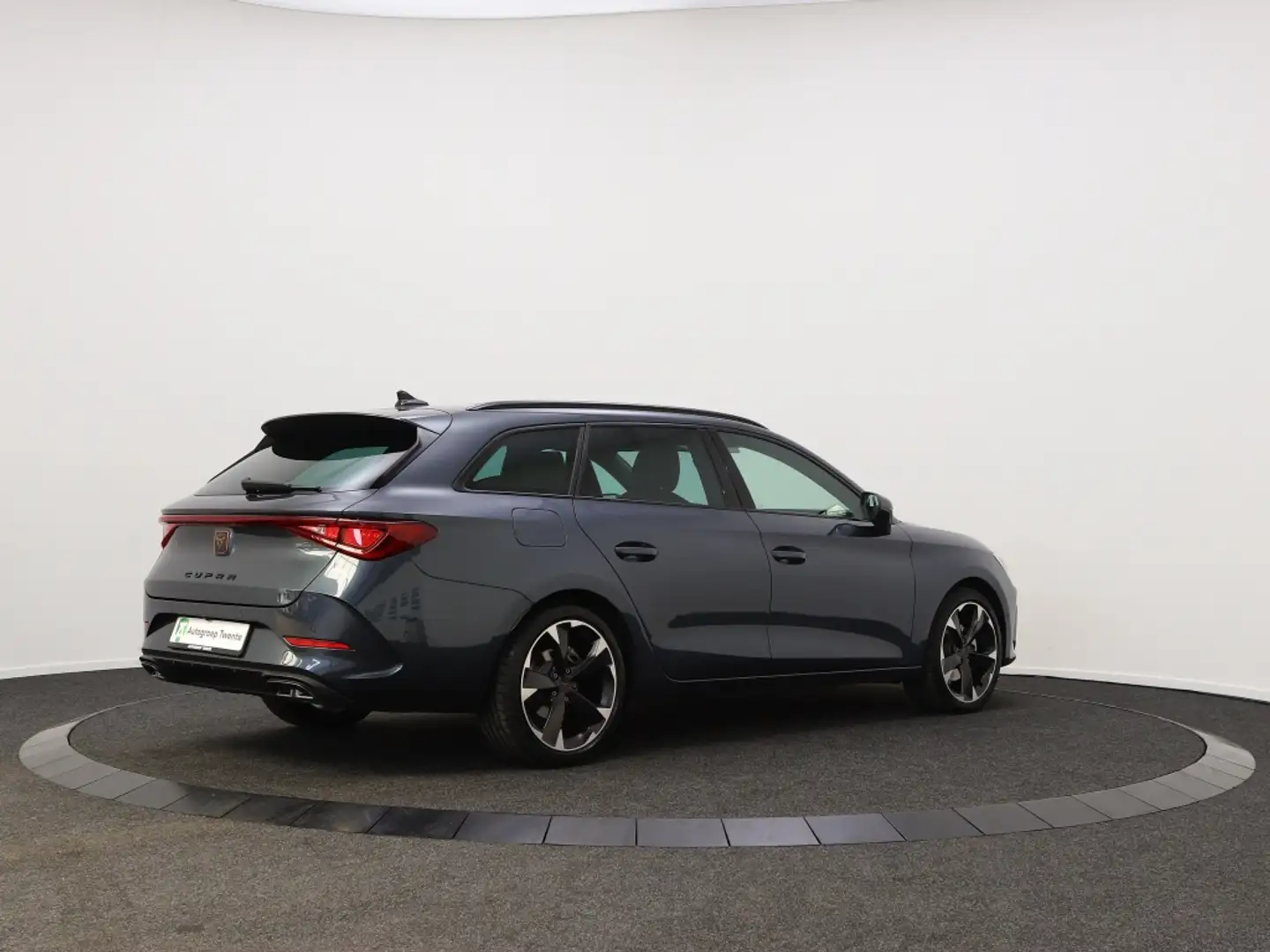 CUPRA Leon Estate 1.5 e TSI | Panoramadak | Parkeersensoren | Grijs - 2