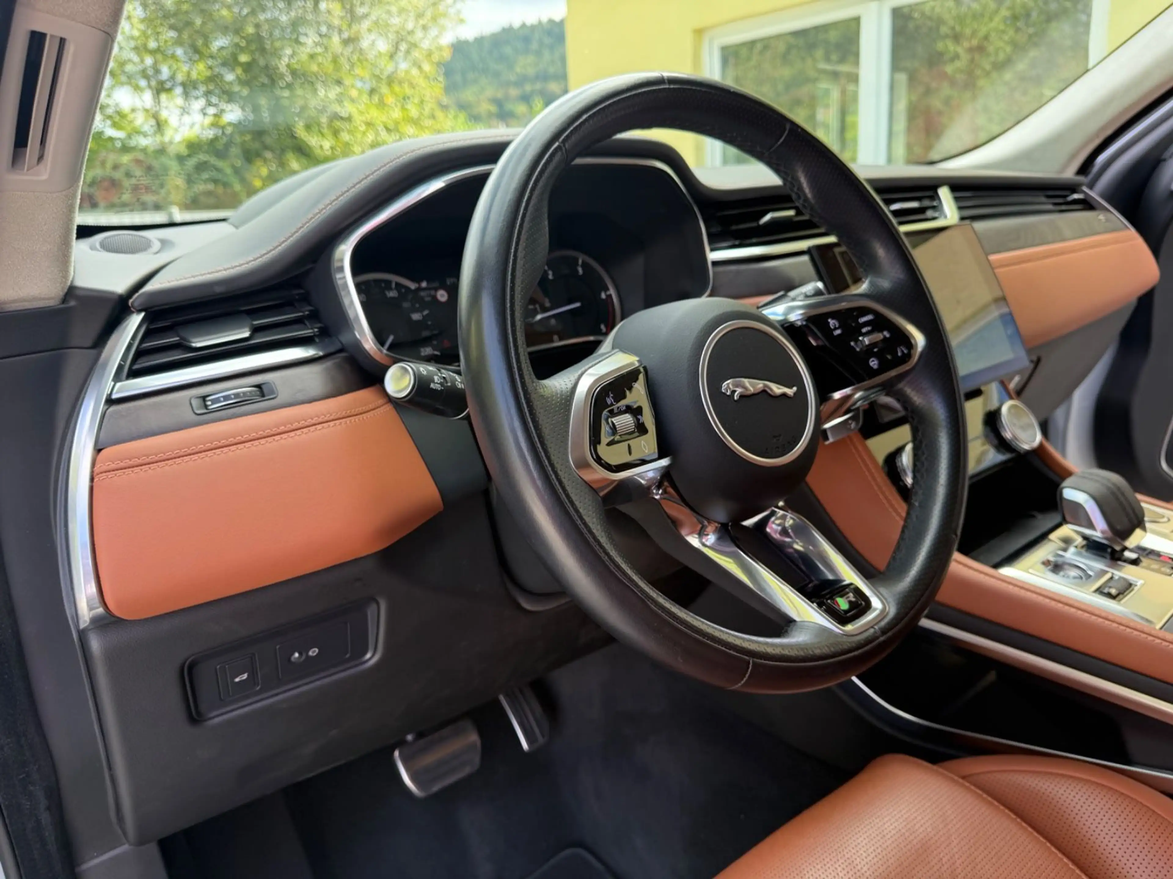 Jaguar F-Pace F-PACE R-Dynamic SE AWD Virtual-HeadUP-Massage — photo 14