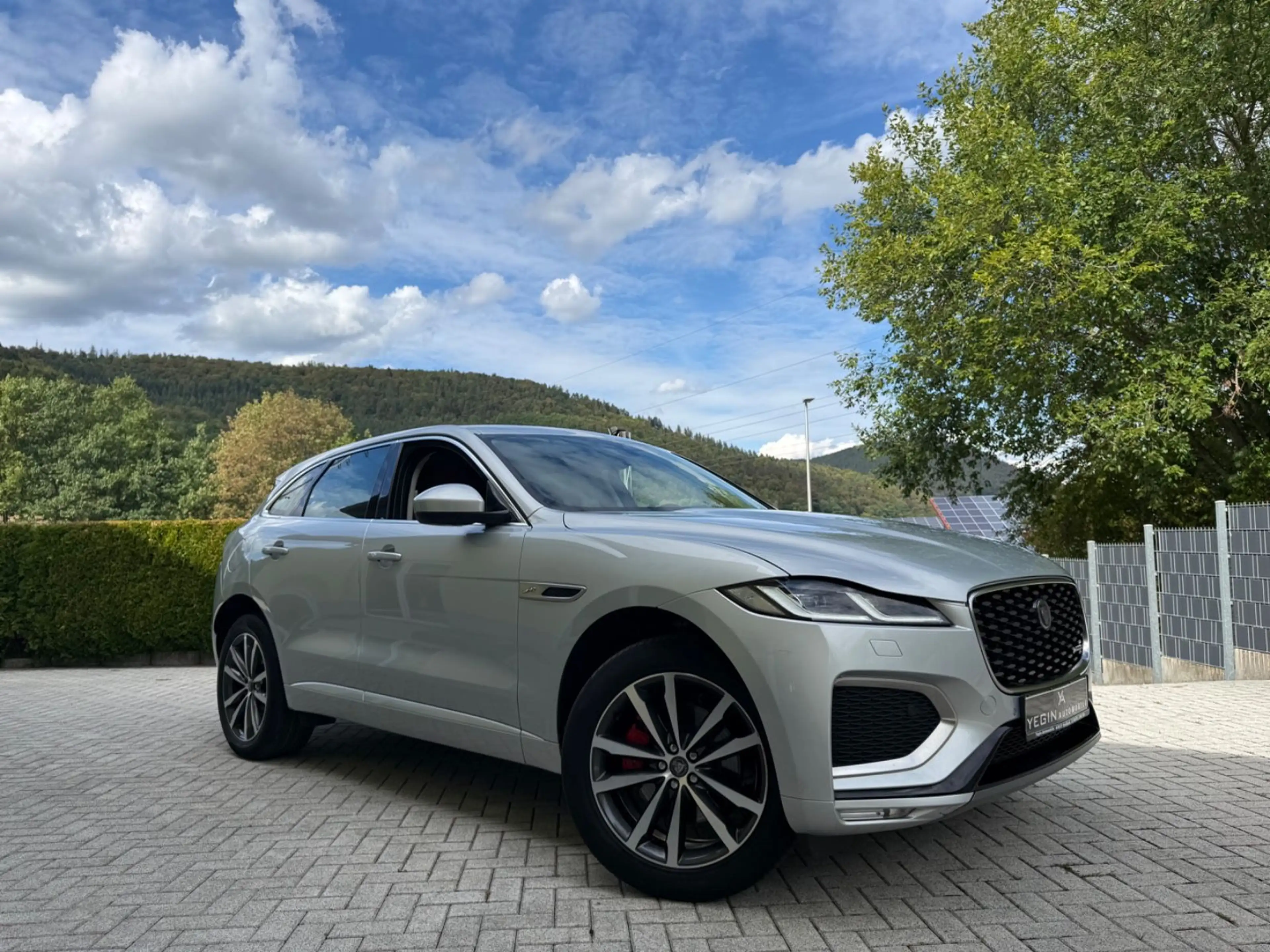 Jaguar F-Pace F-PACE R-Dynamic SE AWD Virtual-HeadUP-Massage