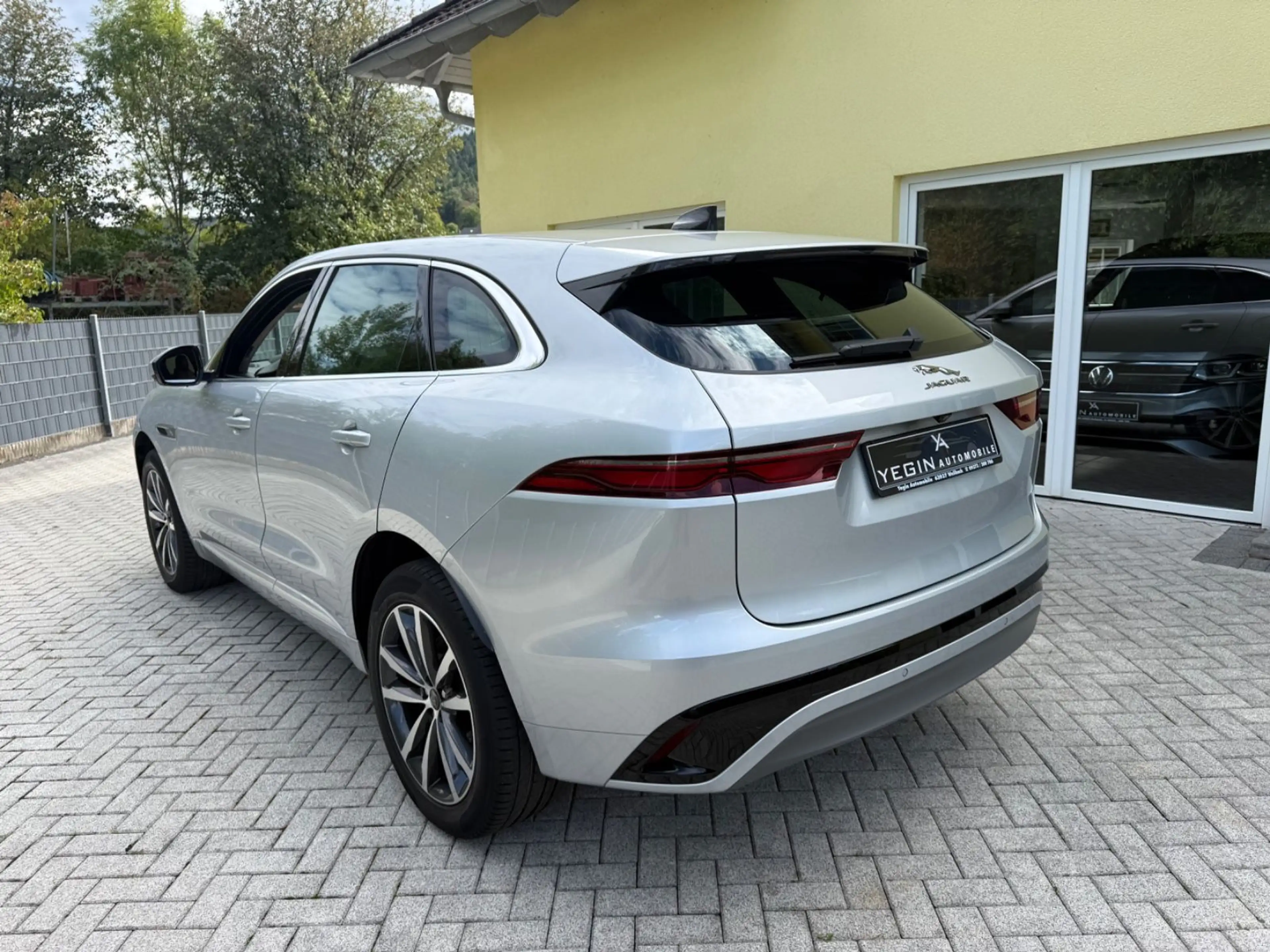 Jaguar F-Pace F-PACE R-Dynamic SE AWD Virtual-HeadUP-Massage — photo 6