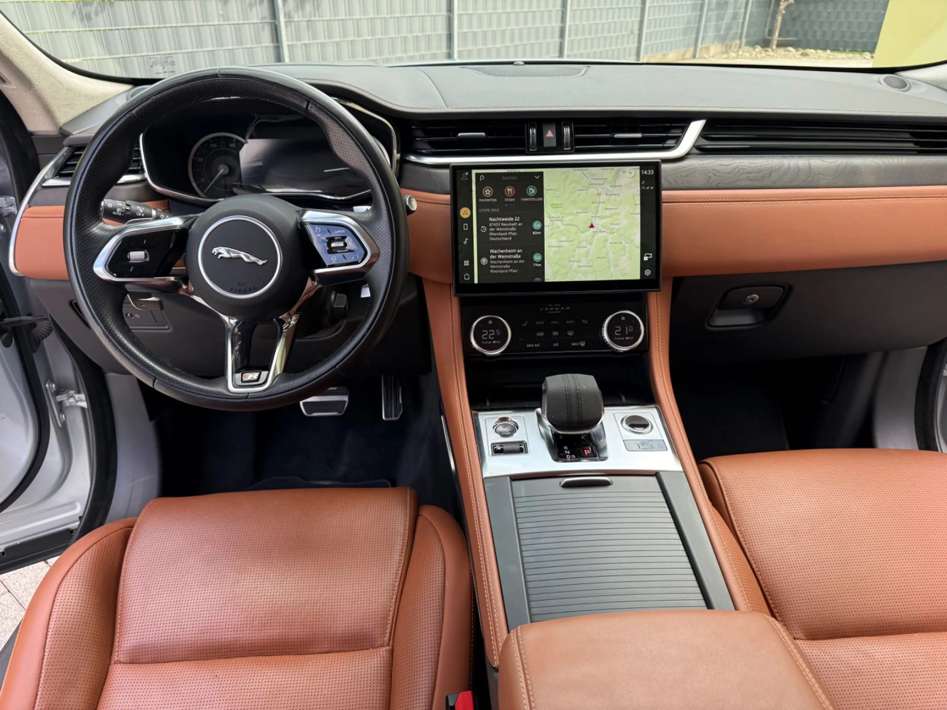 Jaguar F-Pace F-PACE R-Dynamic SE AWD Virtual-HeadUP-Massage — photo 12