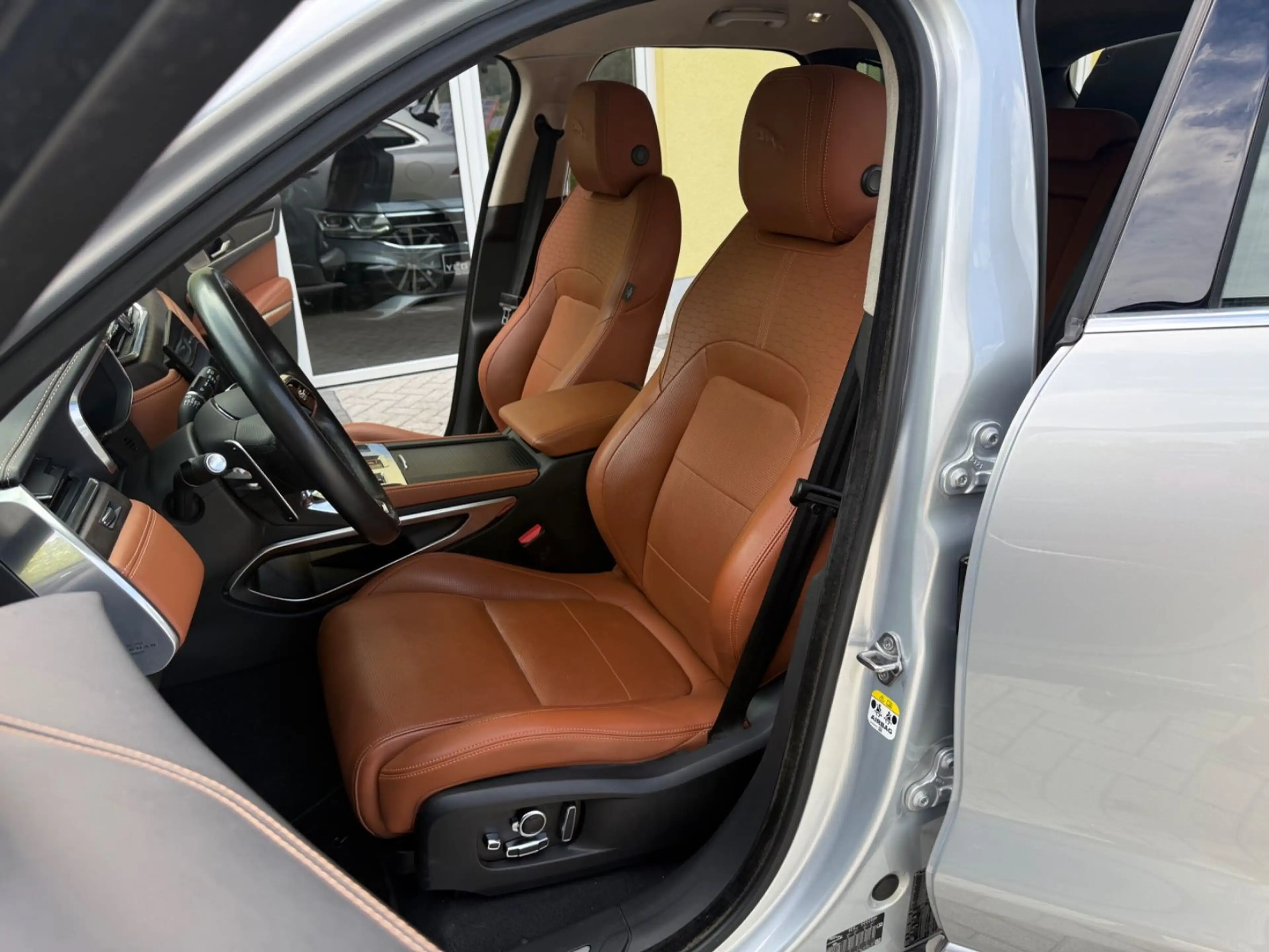 Jaguar F-Pace F-PACE R-Dynamic SE AWD Virtual-HeadUP-Massage — photo 9