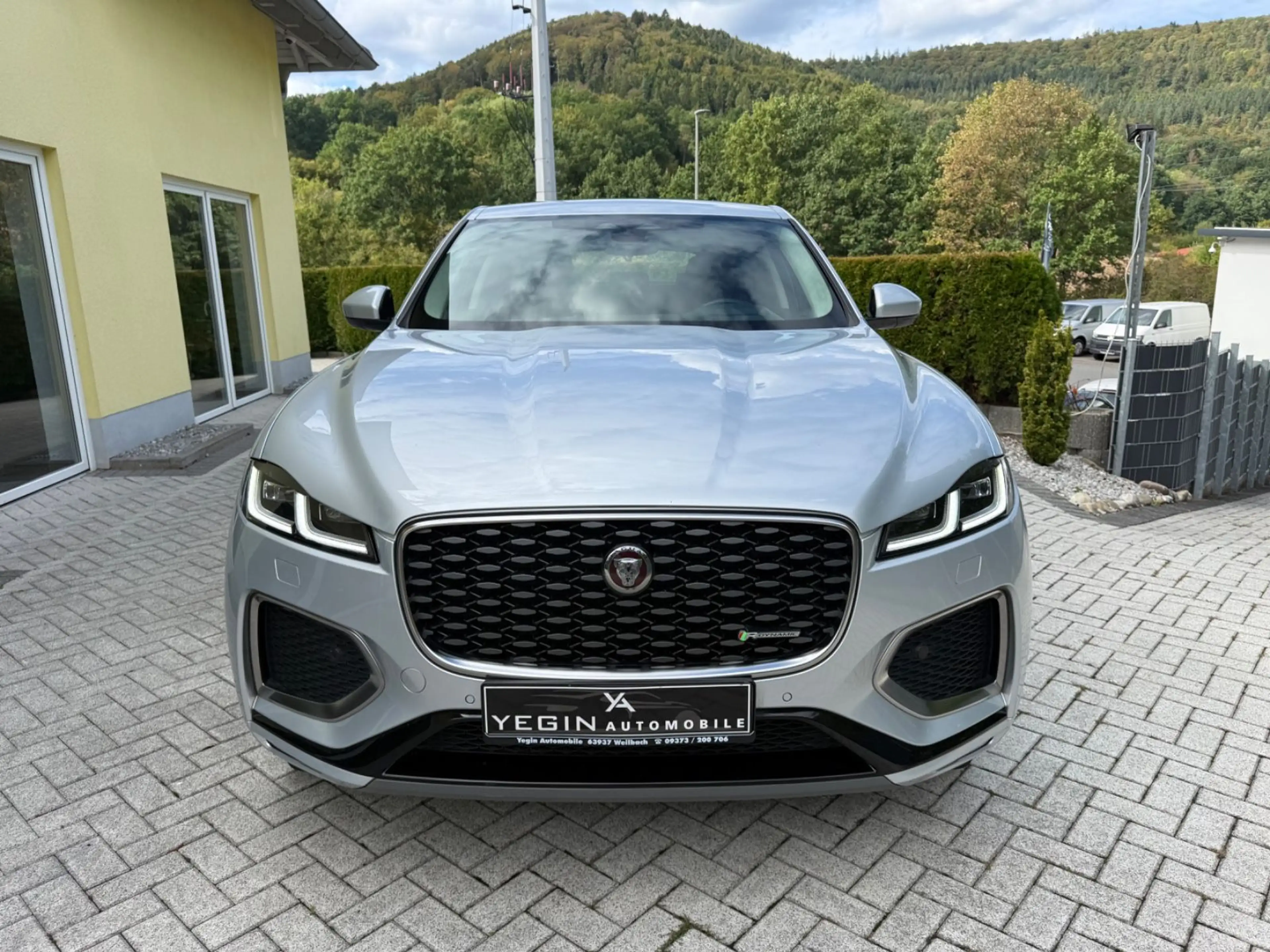 Jaguar F-Pace F-PACE R-Dynamic SE AWD Virtual-HeadUP-Massage — photo 4