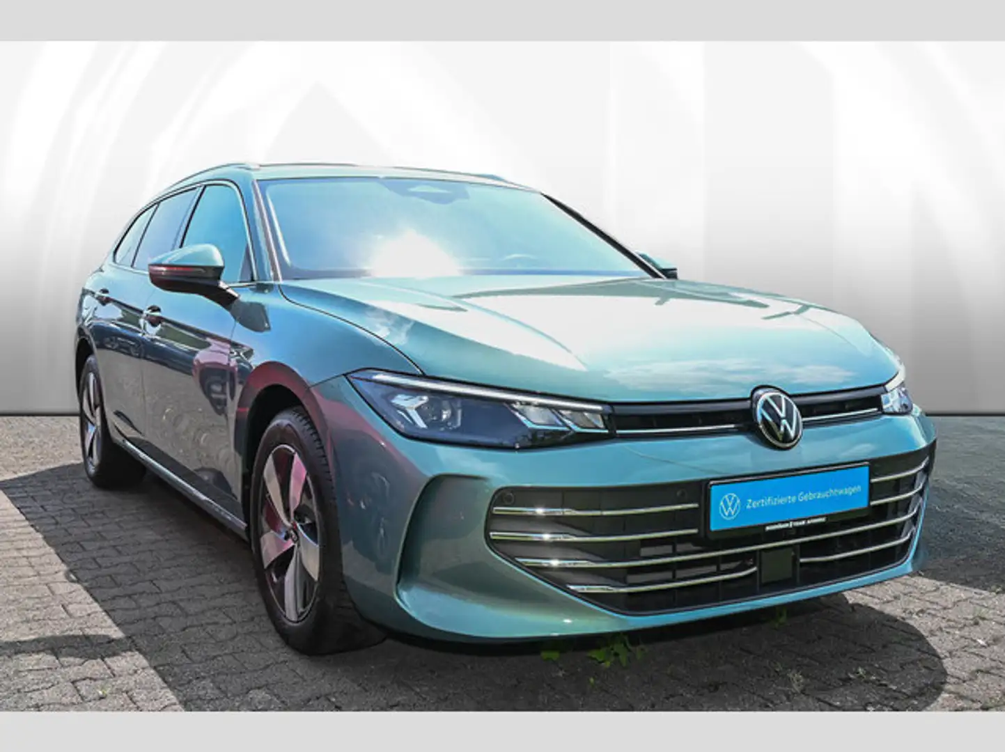 Volkswagen Passat Variant 1.5 eTSI DSG Business Blau - 2