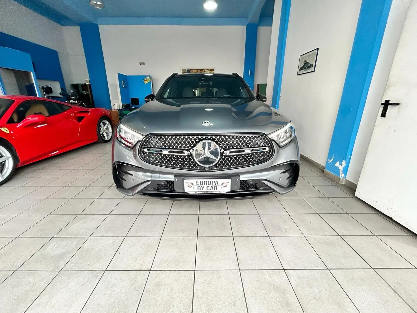 Mercedes-Benz GLC 300 d AMG Premium 4matic auto Grijs - 2