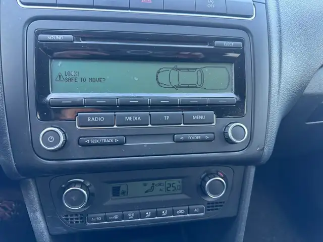 Volkswagen Polo view 3