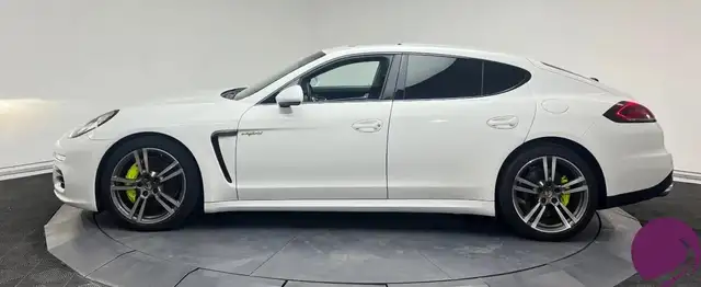 Porsche Panamera view 3