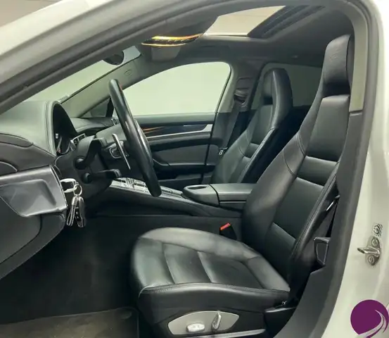 Porsche Panamera view 6