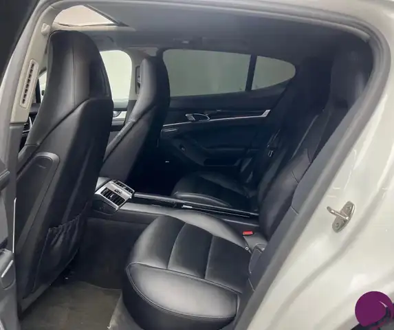 Porsche Panamera view 7