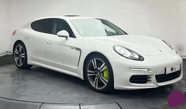 Porsche Panamera view 2