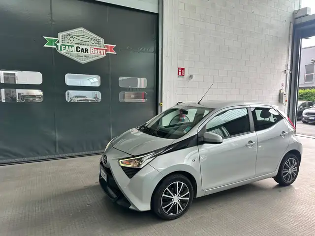 Toyota Aygo Aygo II 2018 5p 5p 1.0 x-fun m-mt 72cv