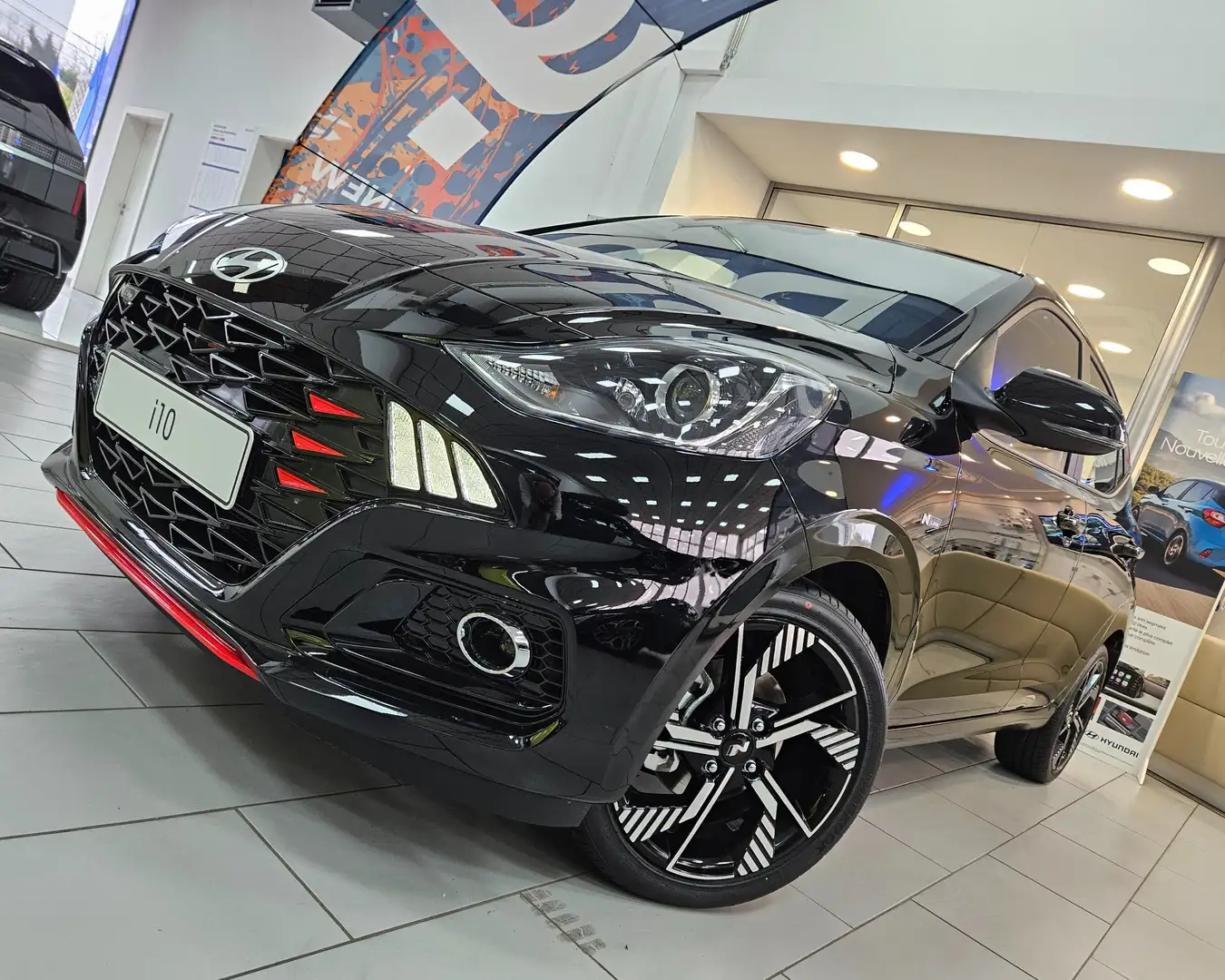 Hyundai i10 1.0 T-GDi Twist N-Line/VÉHICULE NEUF/SITE ARLON Zwart - 2