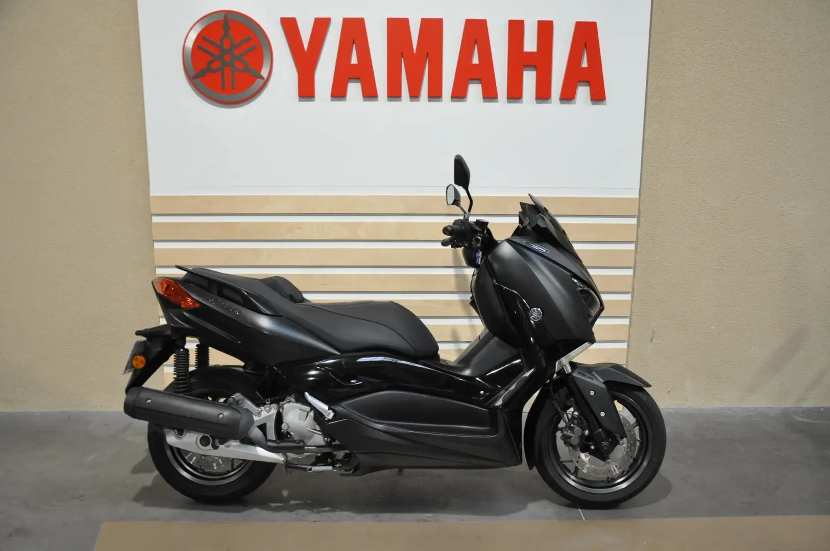 Yamaha X-Max 125 Noir - 1