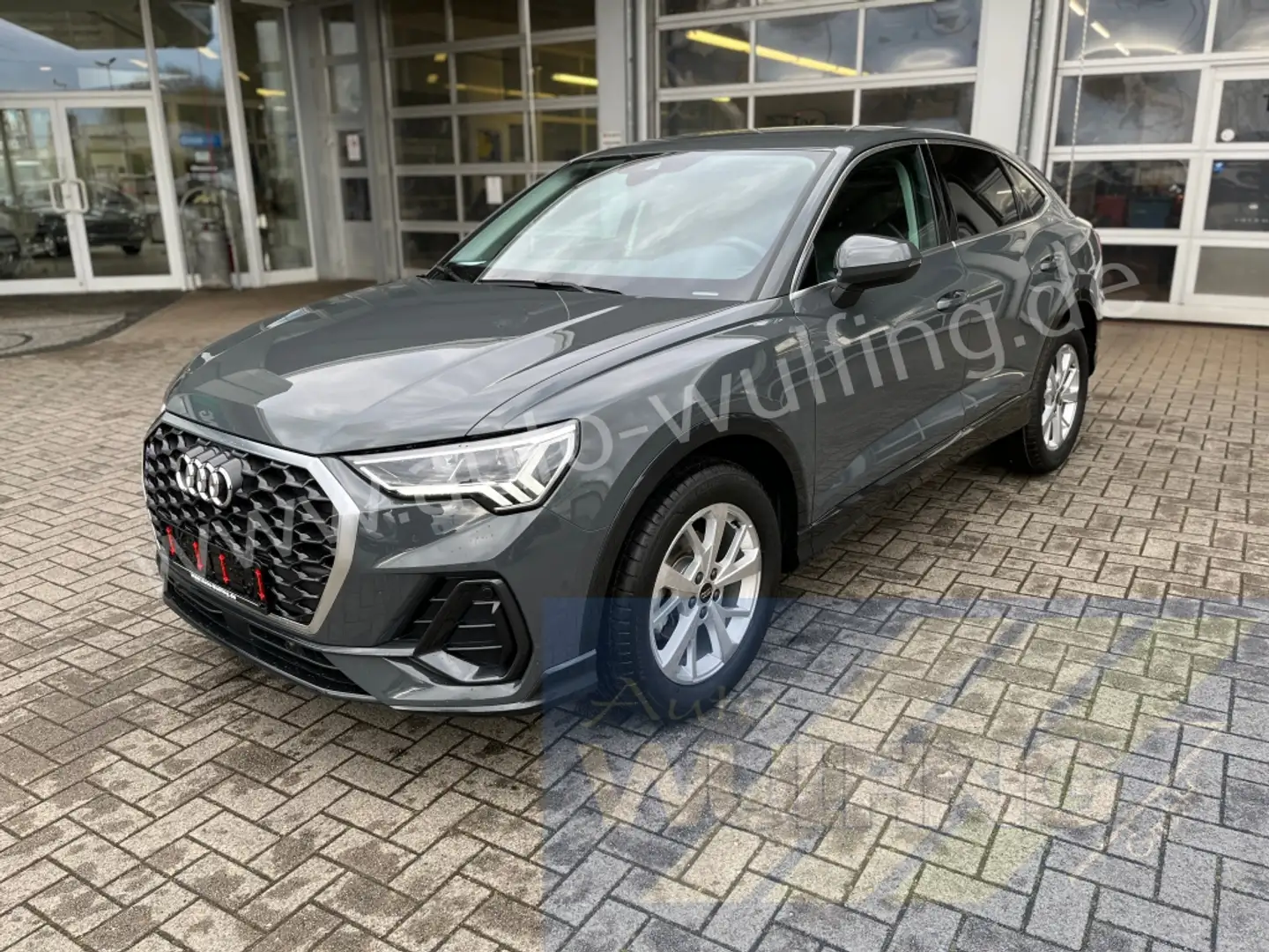 Audi Q3 Sportback 35 TFSI S-Tronic AHK ACC RFK Keyless Grau - 1