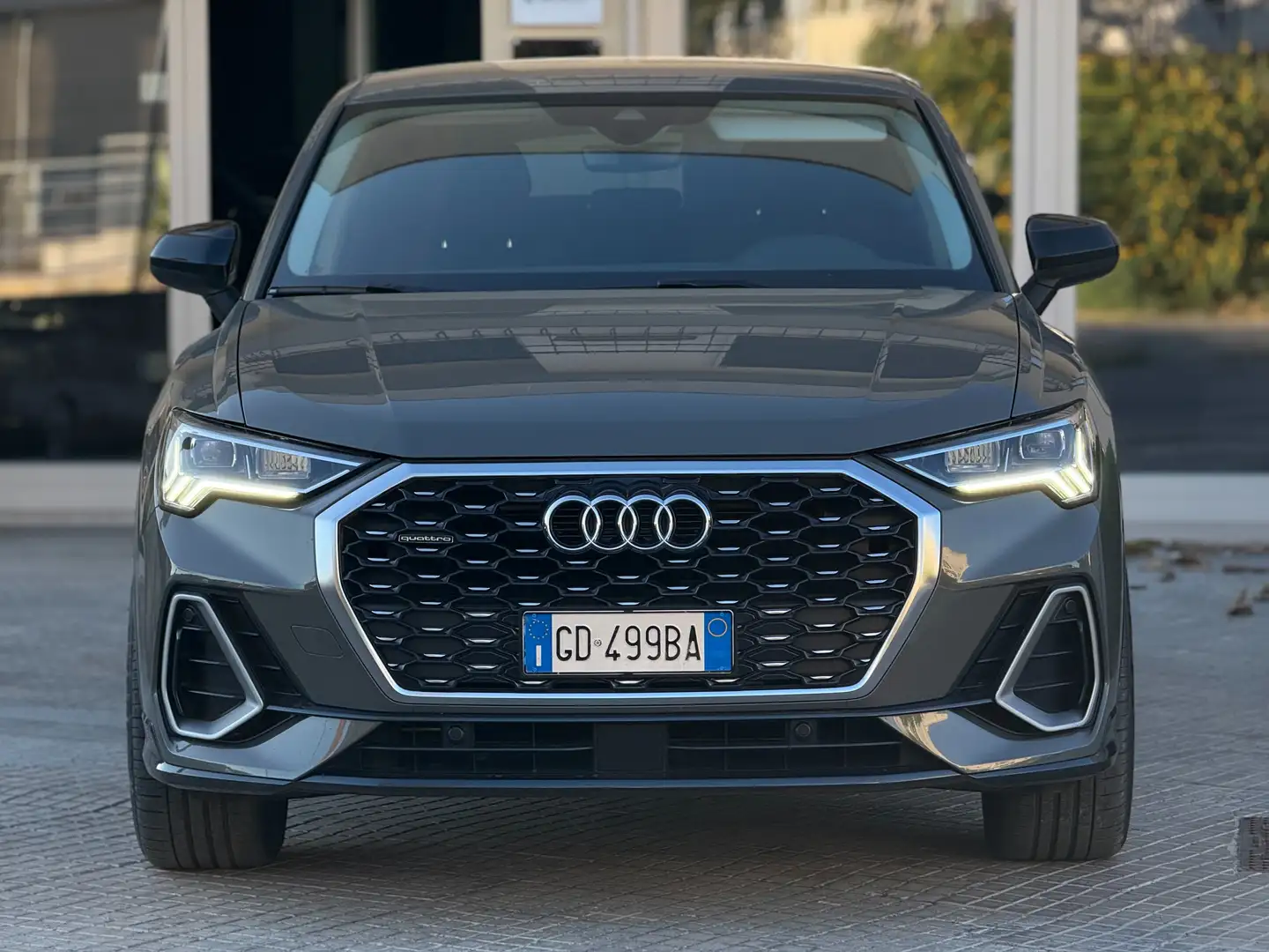 Audi Q3 Sportback 35 2.0 tdi S line quattro s-tronic Grey - 2