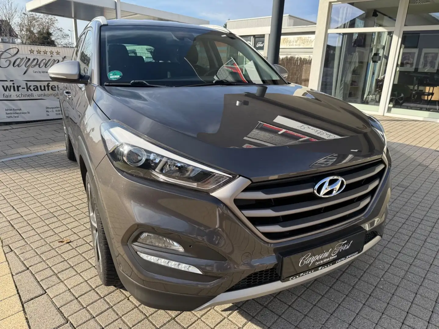 Hyundai TUCSON Advantage 2WD, 1.Hand, Automatik,75000km! Grau - 2