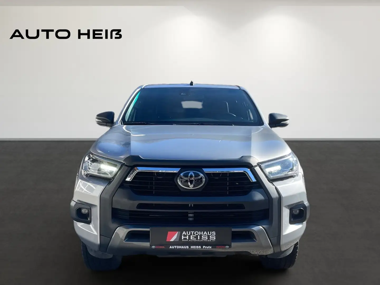 Toyota Hilux Double Cab Invincible 4x4 Silber - 2